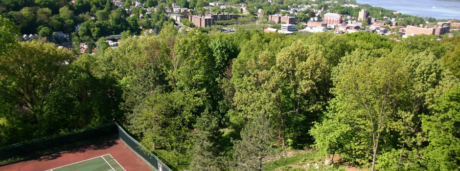 tennis_courts_downtown_peekskill_hudson_river